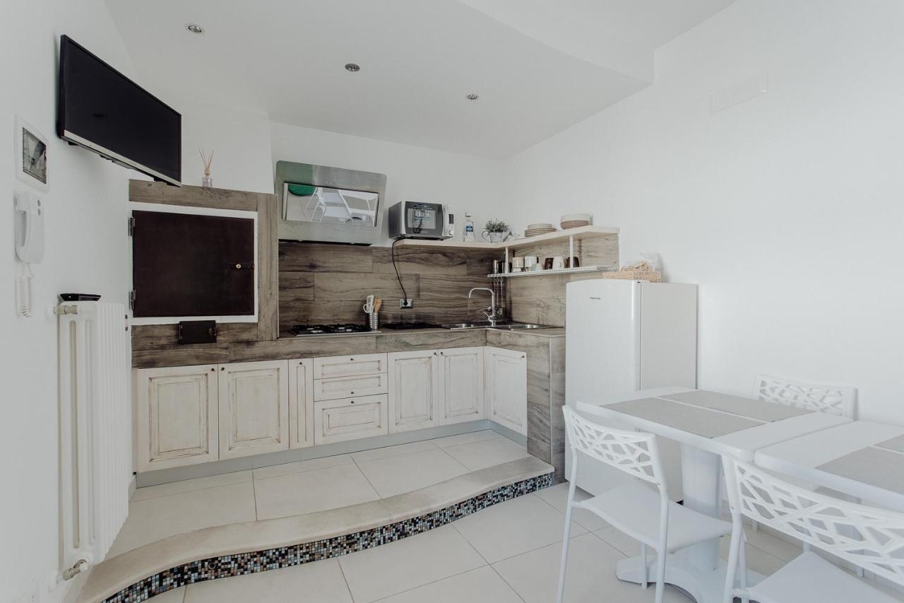 Fantasia House Apartment Monopoli Bagian luar foto