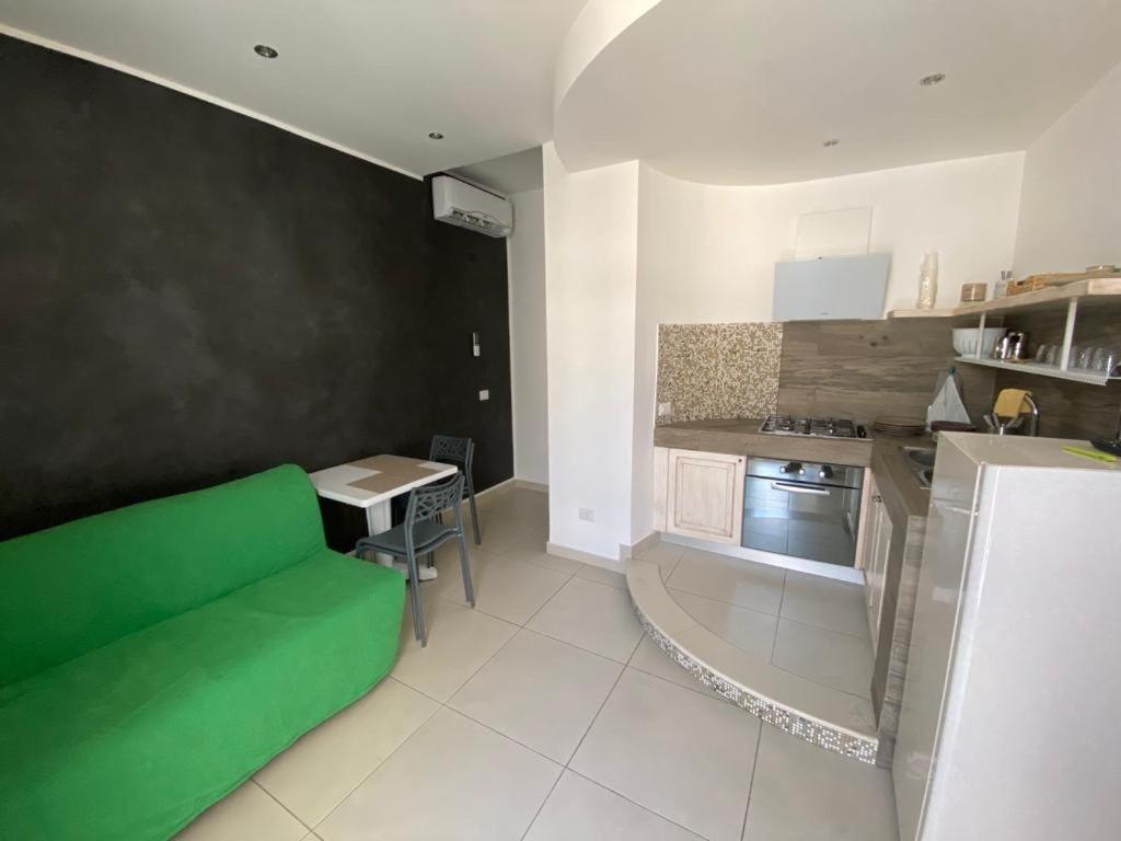 Fantasia House Apartment Monopoli Bagian luar foto